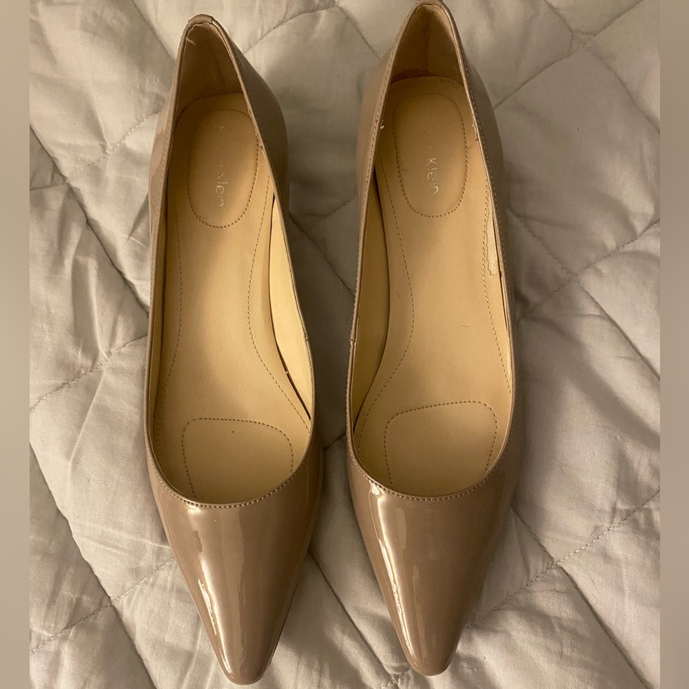 Calvin Klein Diema nude patent kitten heel